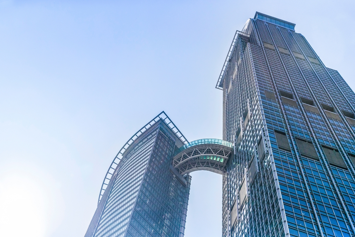 Nina Hotel Tsuen Wan West nestled in Nina Towers, the iconic dual skyscrapers in bustling Tsuen Wan harbourfront.